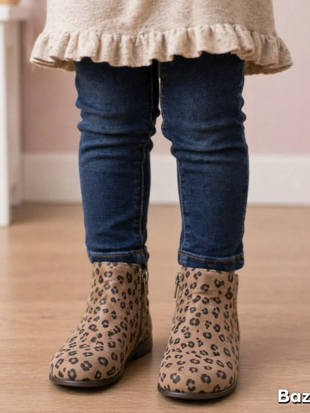 Sz 2 Leopard Print zip up Bootie ankle boots
